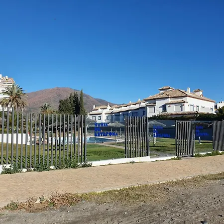 Bahia De * Εστεπόνα